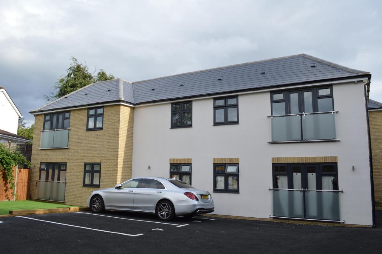 The Butterfly: Elegant 2-bed Near Hatfield