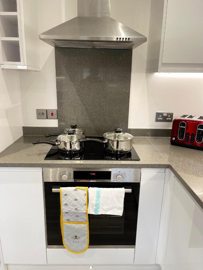 The Butterfly: Elegant 2-bed Near Hatfield Apartment Hatfield (Hertfordshire)